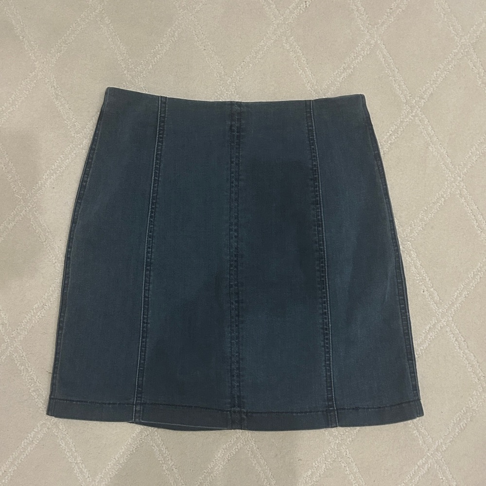 dark wash tight denim skirt